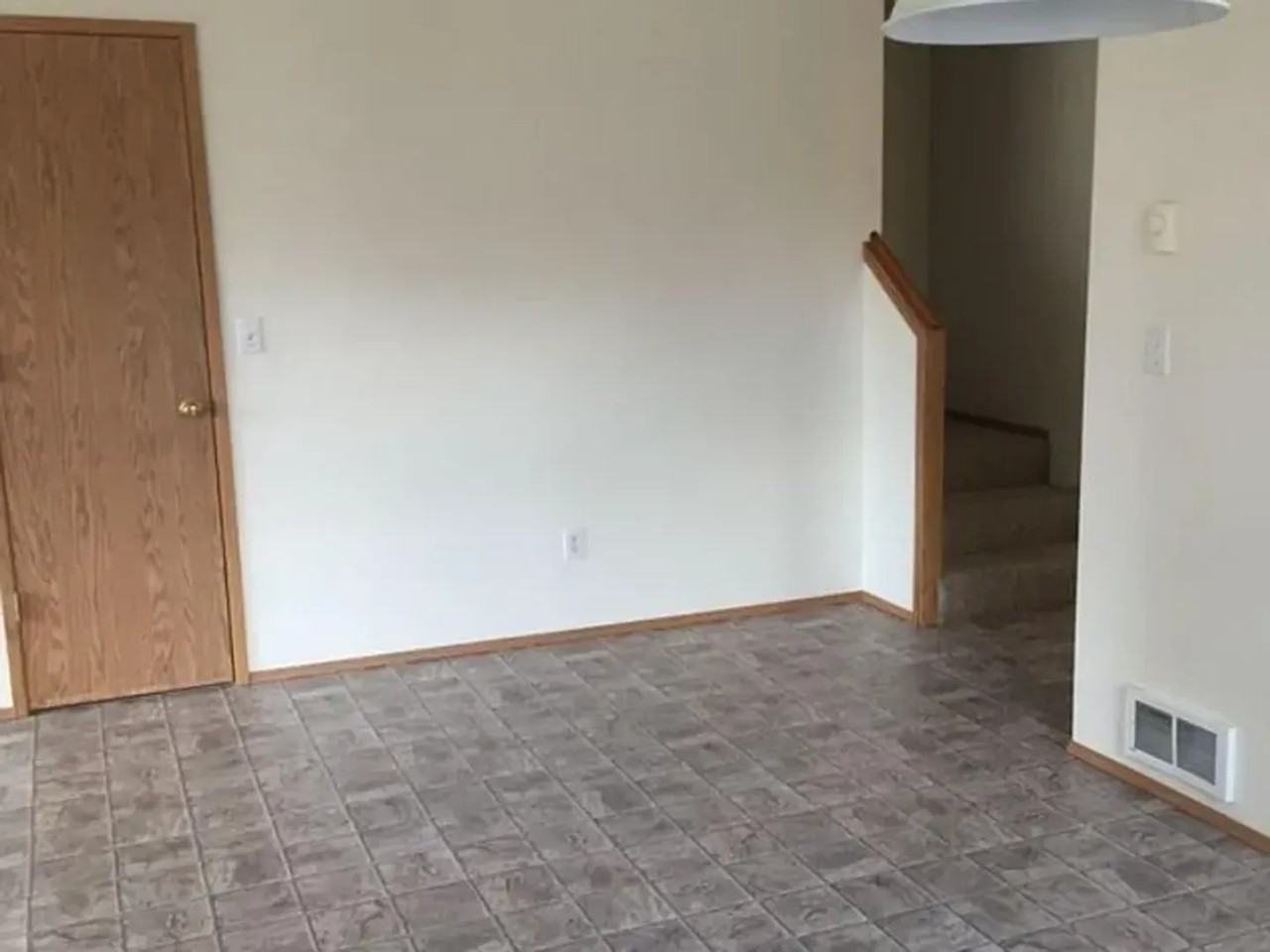 652 Nw Walnut Blvd - Photo 5 of 12