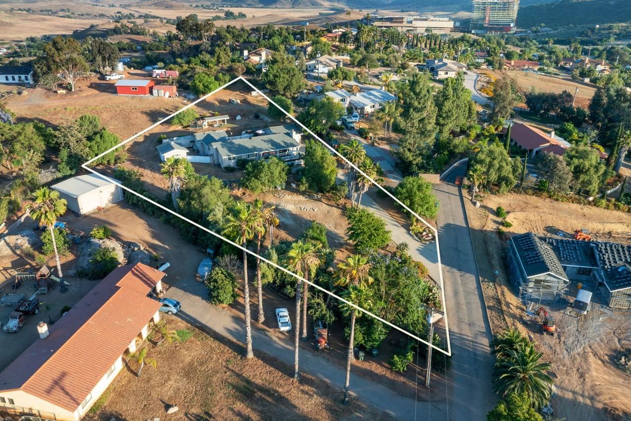 14035 Hillside Dr - Photo 6 of 16