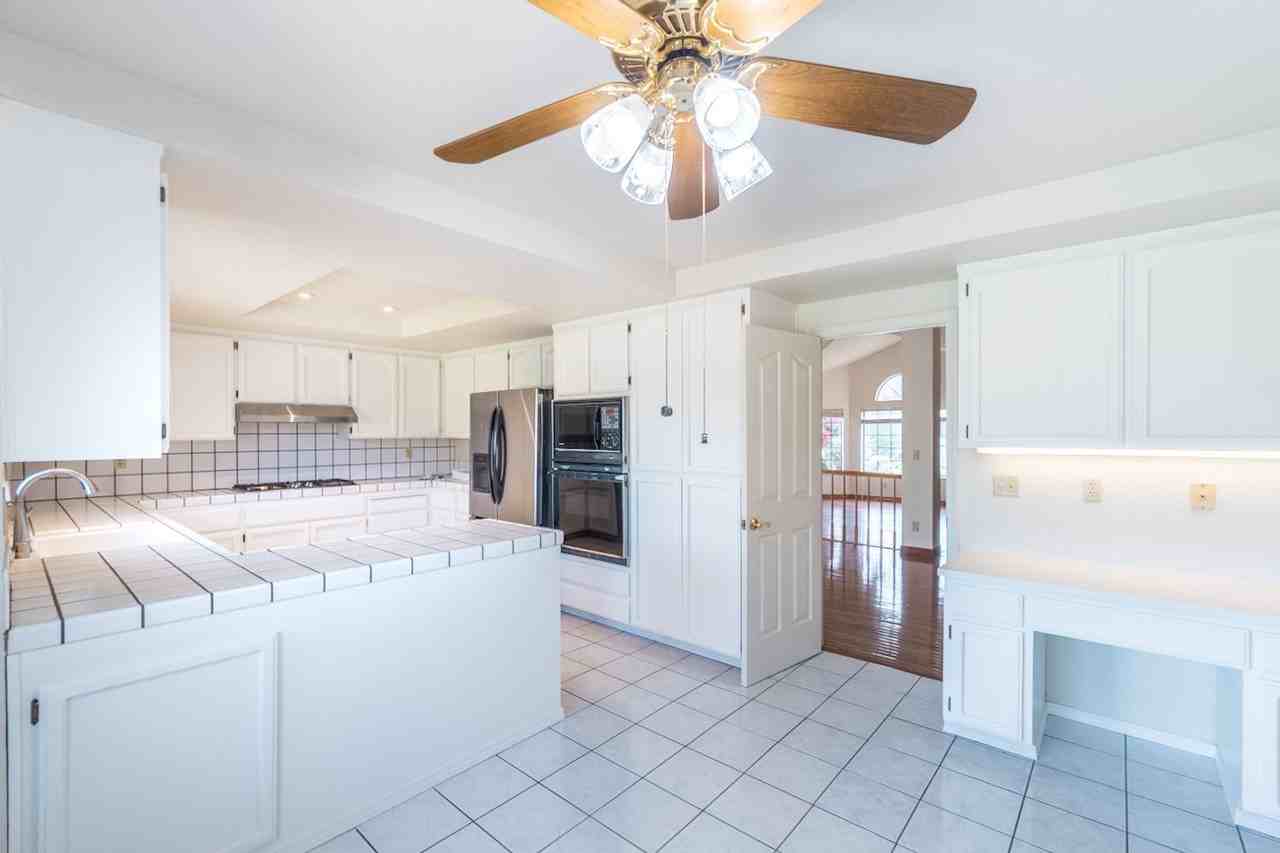 2741 Seminole Dr - Photo 7 of 32