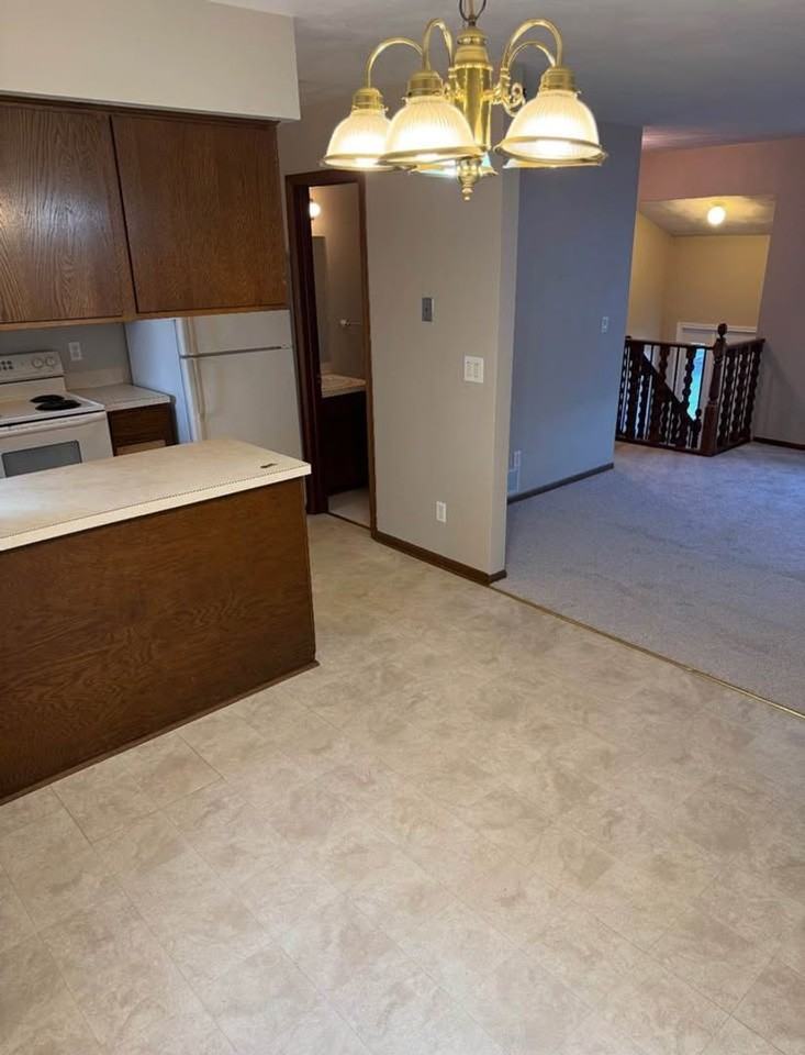 2245 N Cedar Ave - Photo 4 of 14