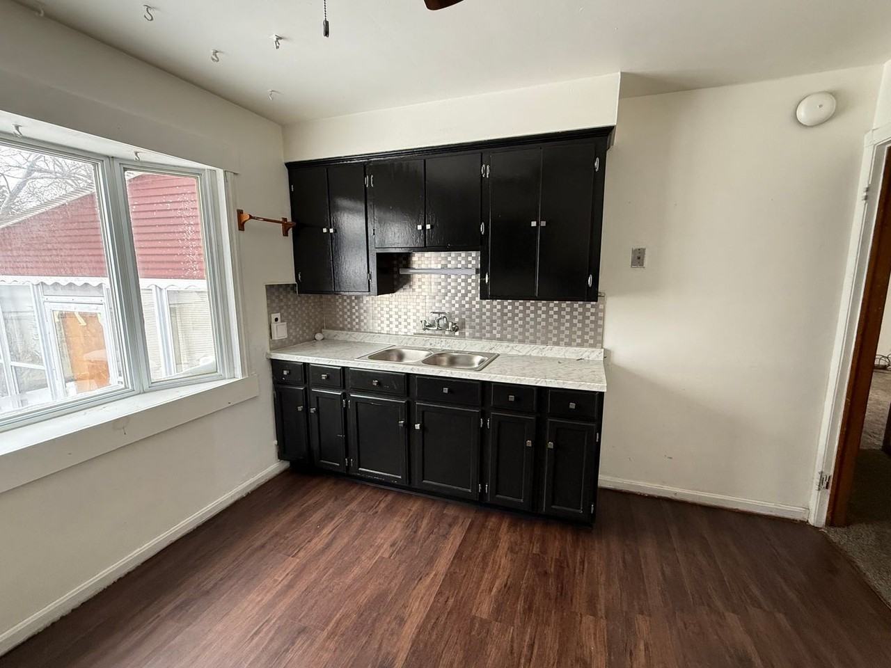 17215 Harvard Ave - Photo 2 of 10