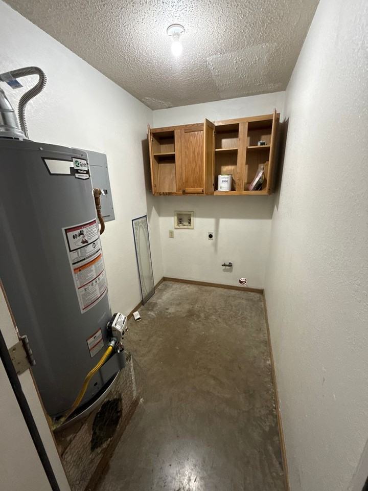 1002 E 22nd St - Photo 5 of 12