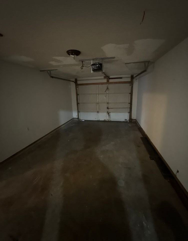 1002 E 22nd St - Photo 6 of 12