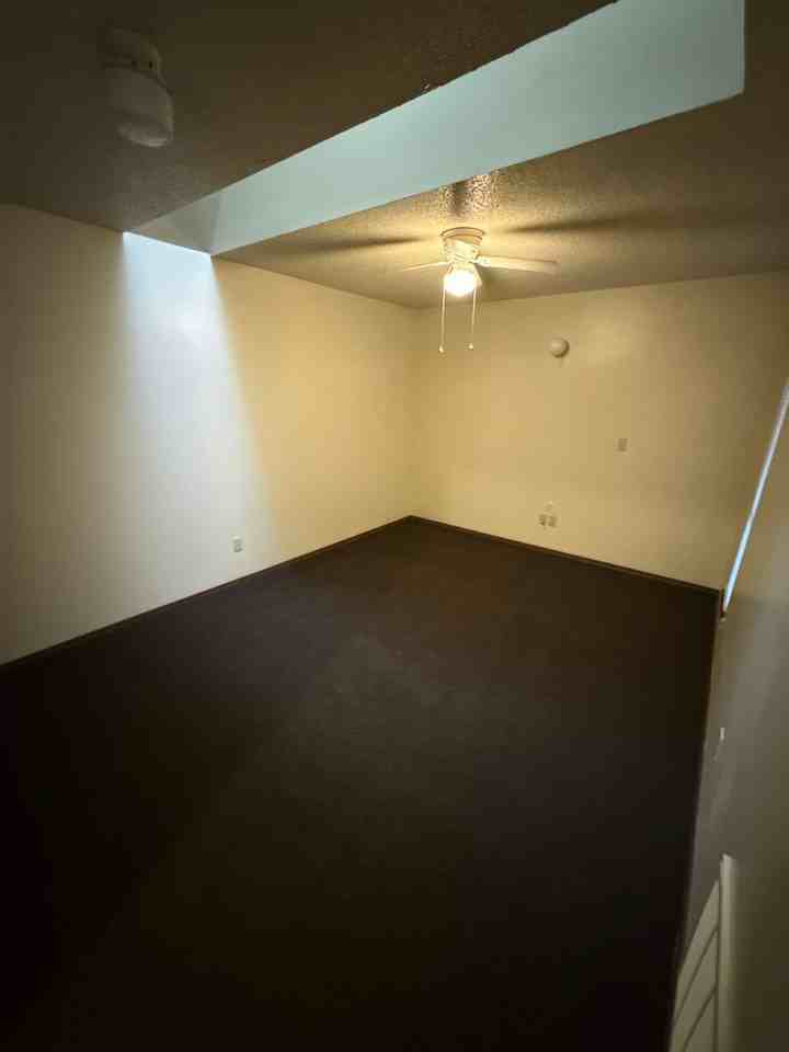 108 SE 4th St. Y1 - Z-8 - Photo 5 of 20