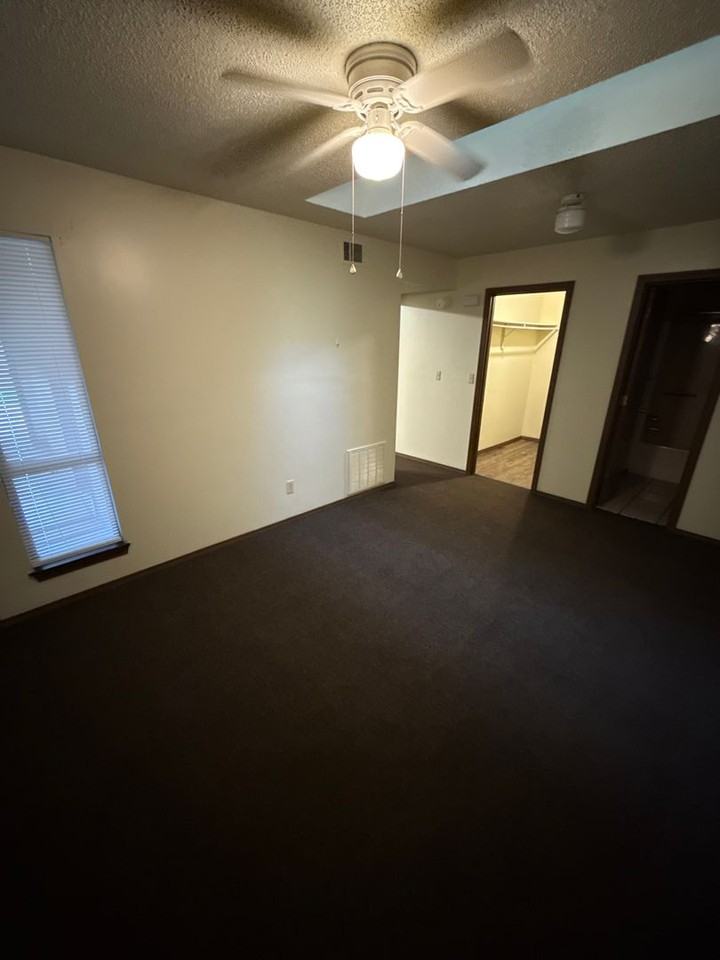 108 SE 4th St. Y1 - Z-8 - Photo 6 of 20