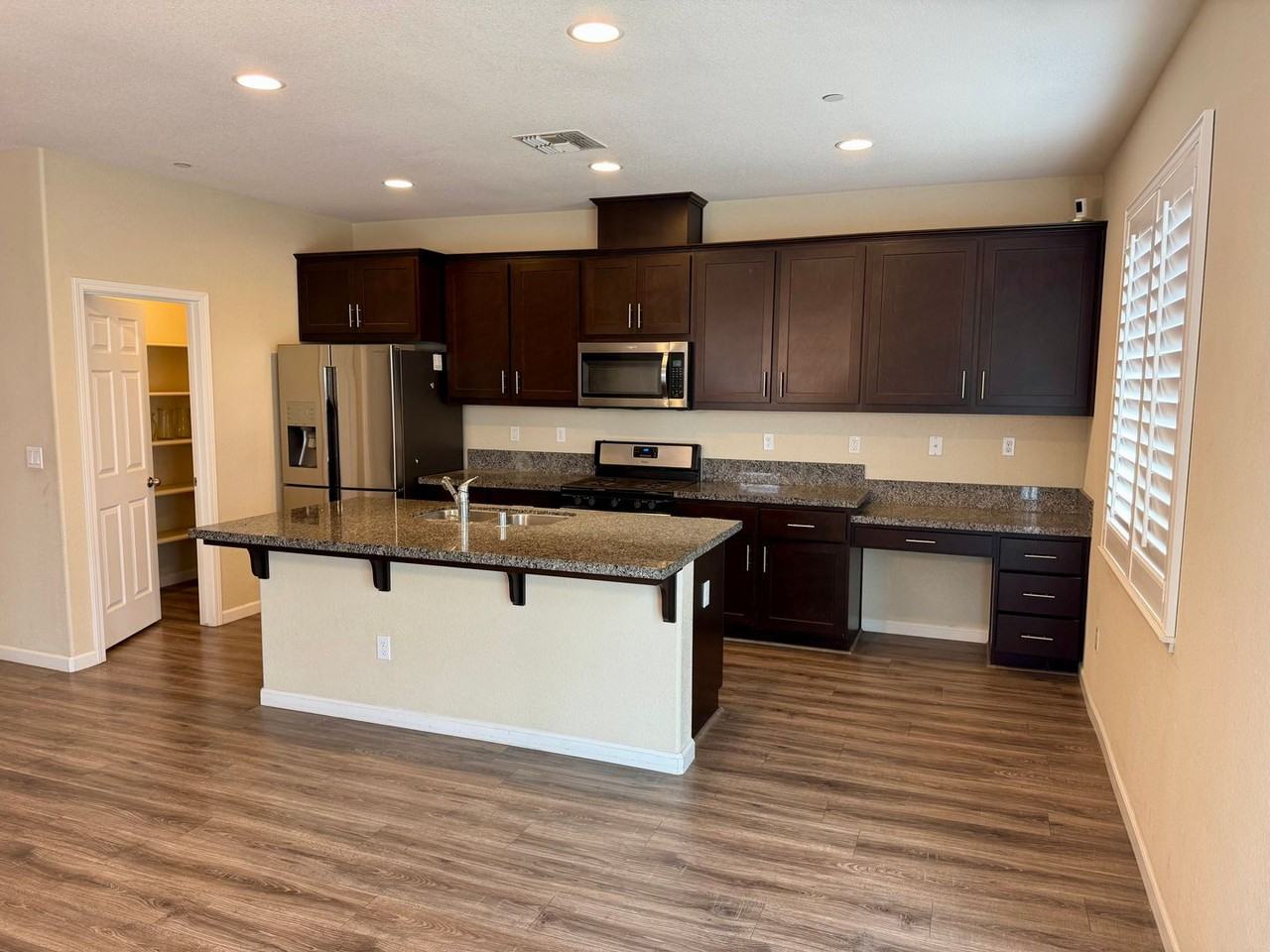 2560 Stone Creek Dr - Photo 5 of 23