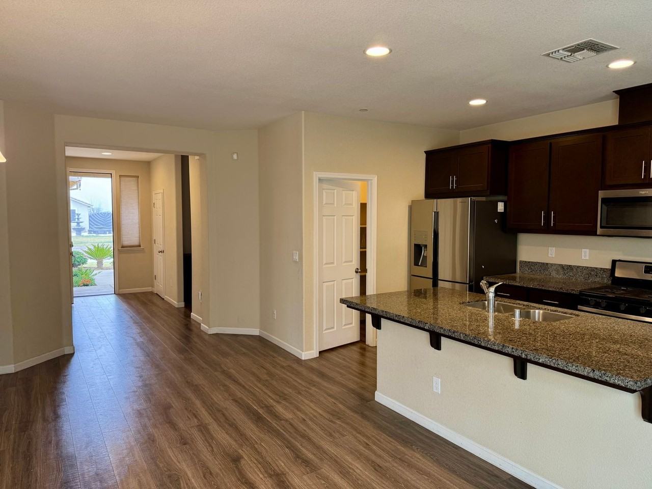 2560 Stone Creek Dr - Photo 6 of 23