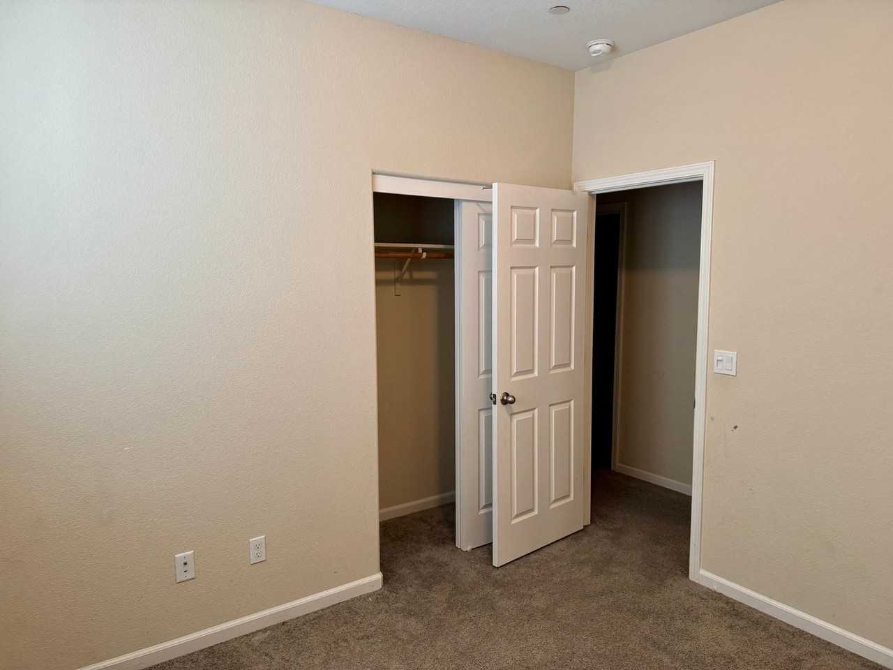 2560 Stone Creek Dr - Photo 7 of 23