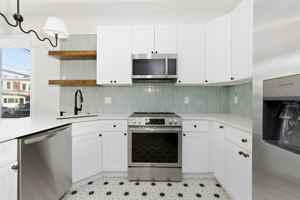 featured image of 2926 W Oxford St