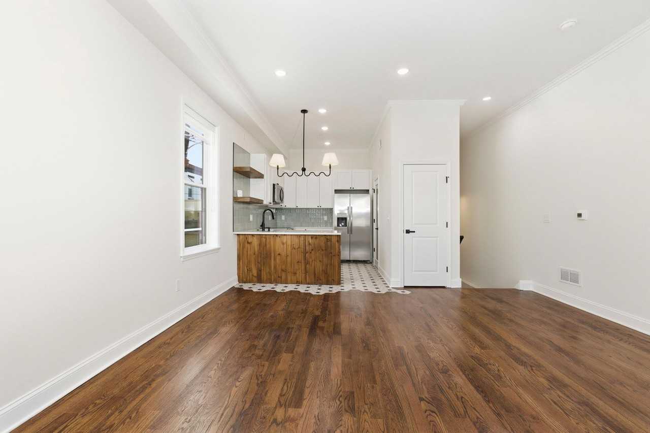 2926 W Oxford Street - Photo 3 of 50