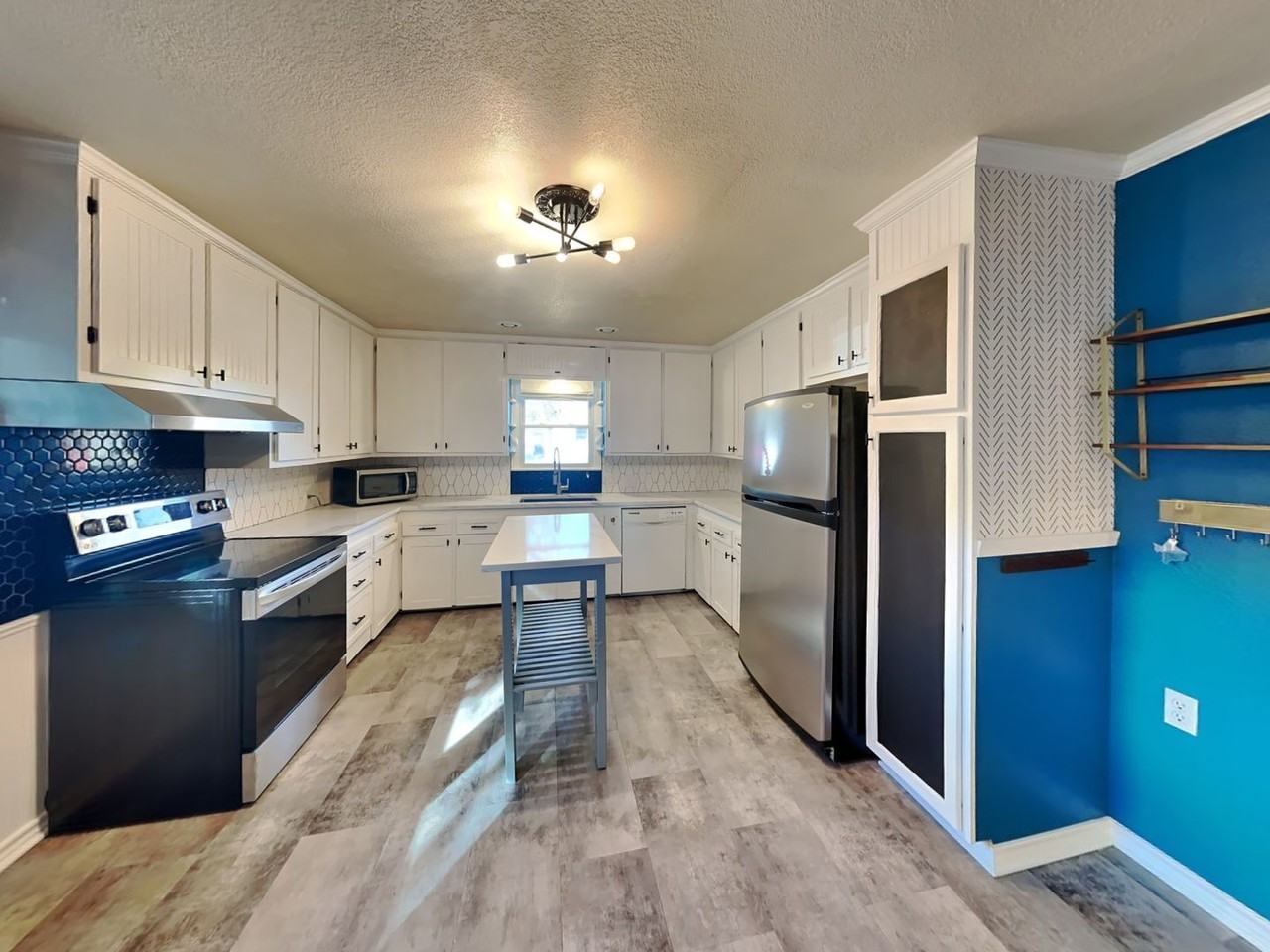 5701 Carb Dr - Photo 6 of 18