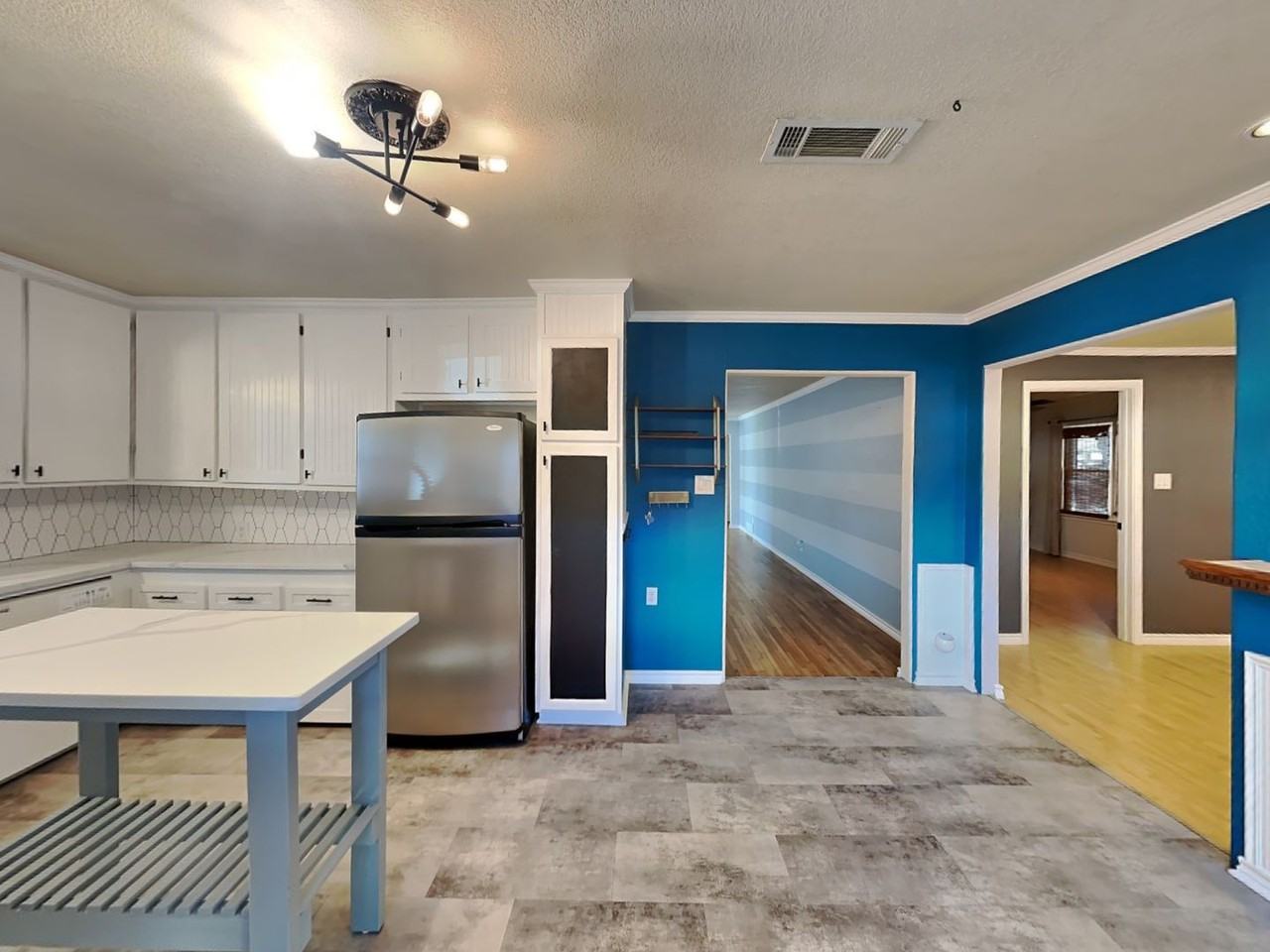 5701 Carb Dr - Photo 7 of 18