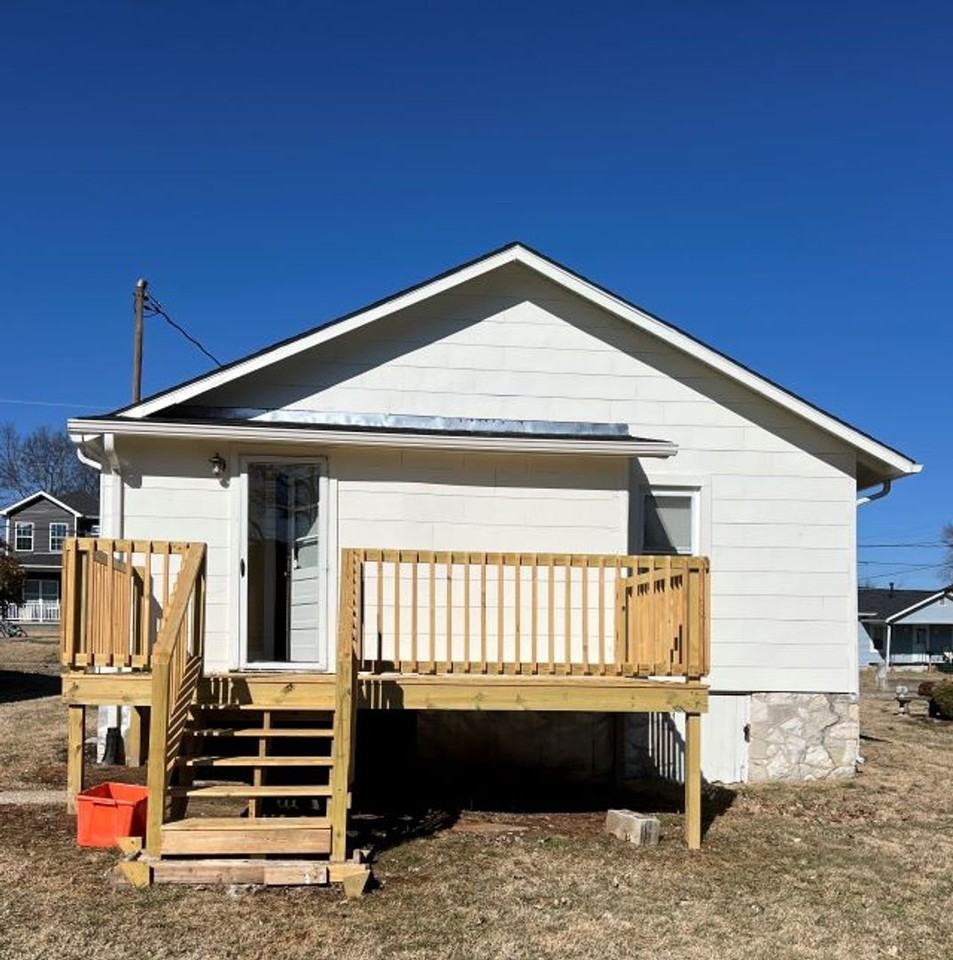 1410 Nutwood St - Photo 4 of 16