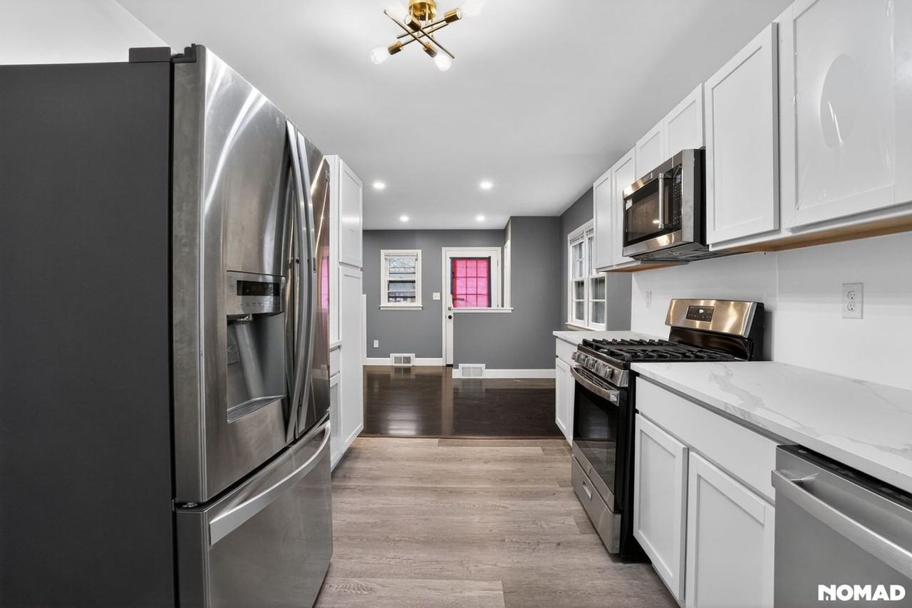 6502 Parkway Ct - Photo 4 of 17