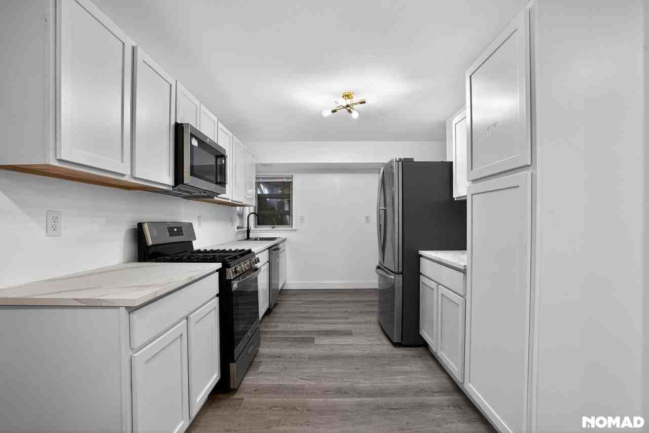 6502 Parkway Ct - Photo 5 of 17