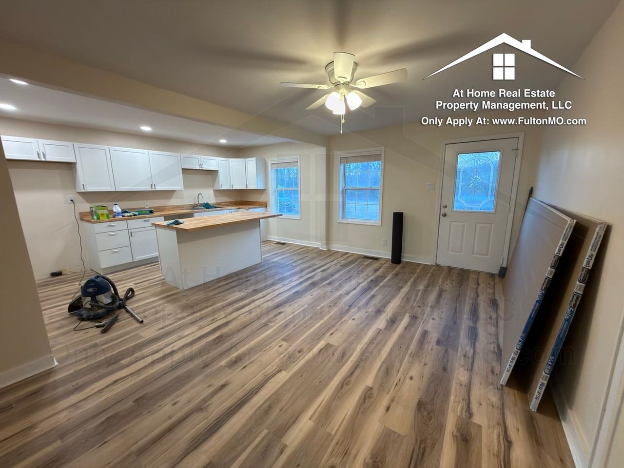 703 W 7th St - Photo 5 of 31