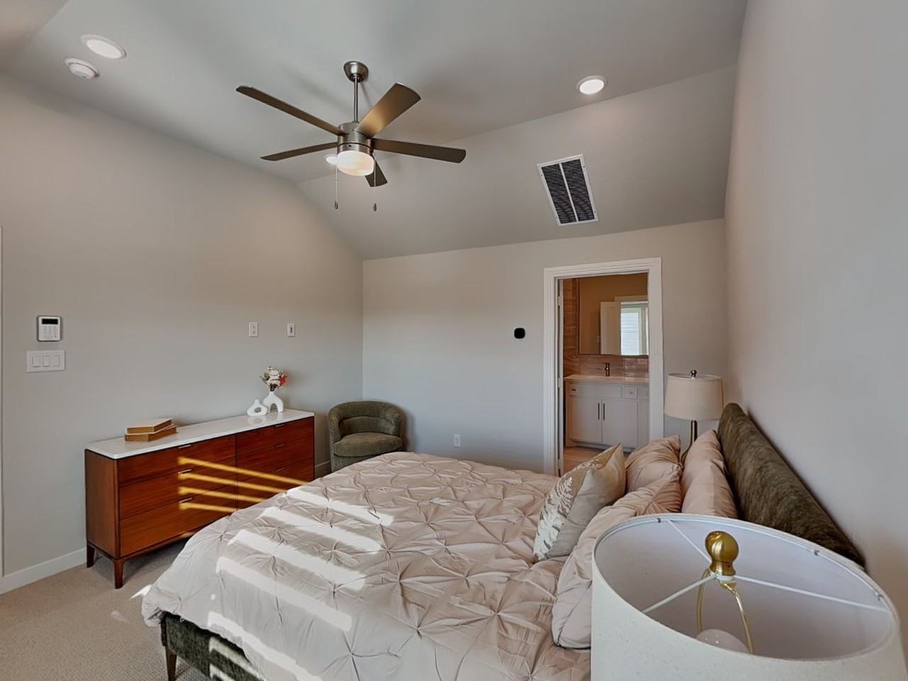 13920 Longvalley Dr - Photo 6 of 16