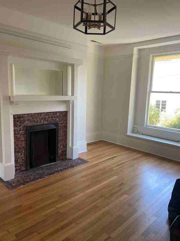 848 E 28th St #A - Photo 3 of 19