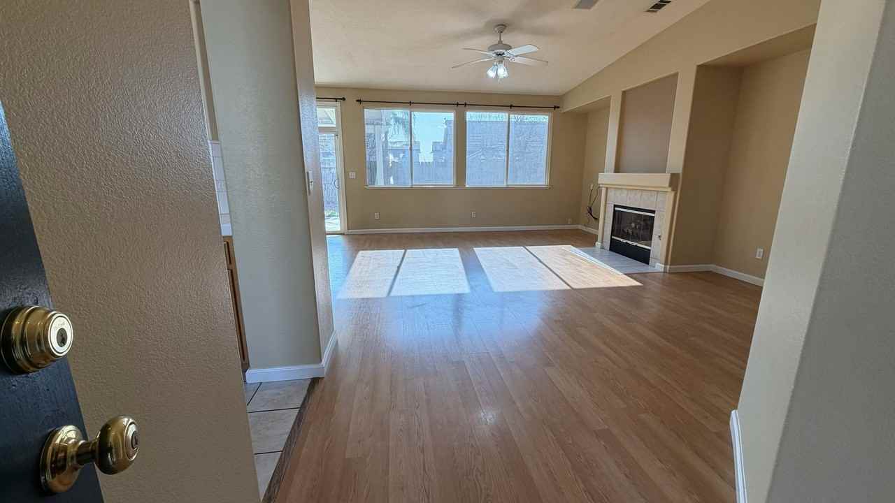 2036 Schaffhausen St - Photo 5 of 50