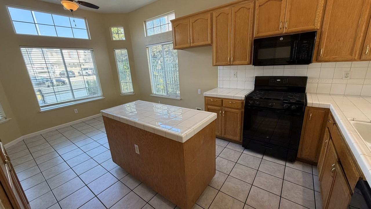 2036 Schaffhausen St - Photo 7 of 50