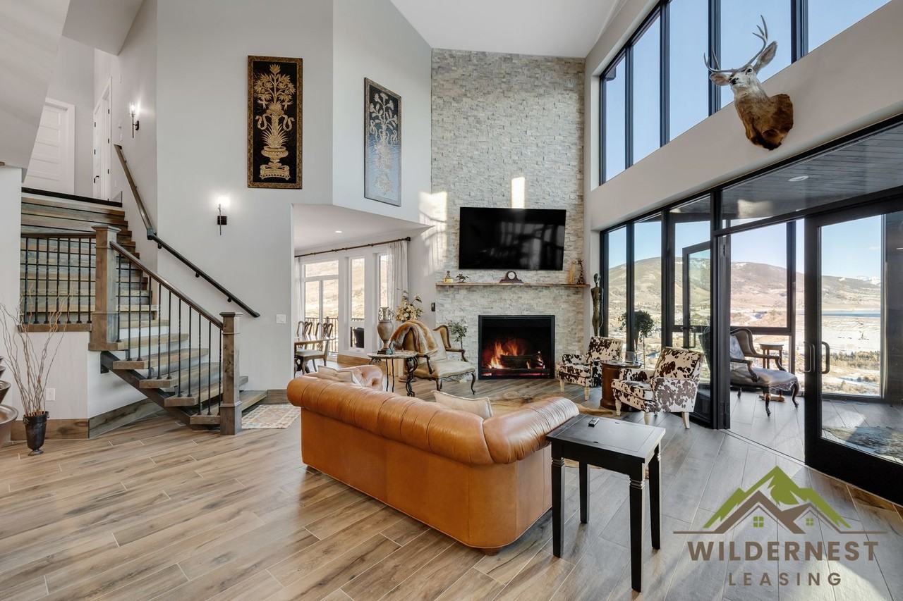 332 Lakeview Dr - Photo 2 of 44