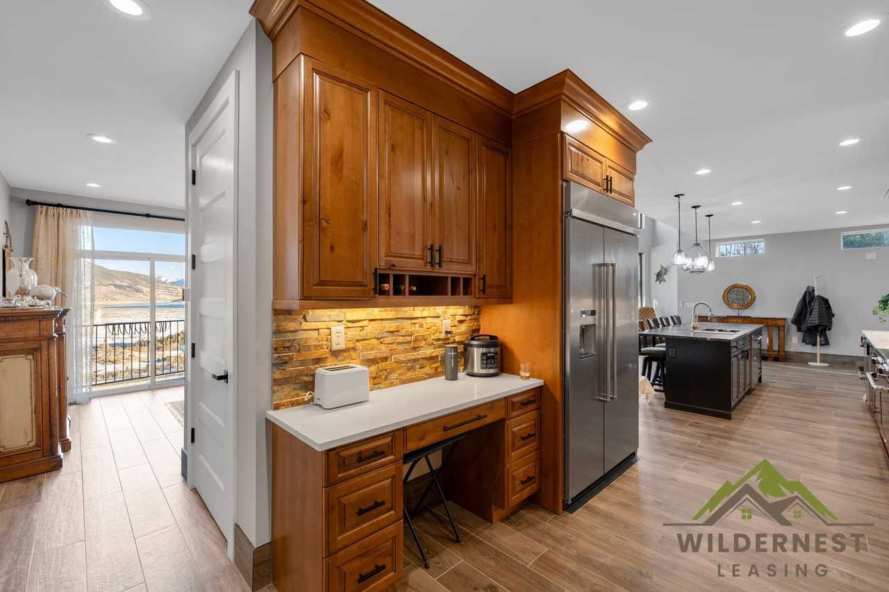 332 Lakeview Dr - Photo 6 of 44