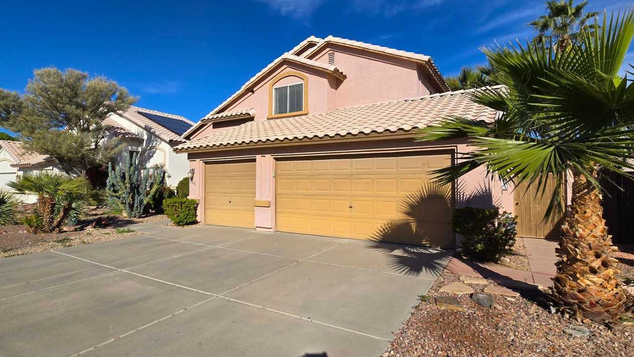 16252 W Madison St - Photo 4 of 40