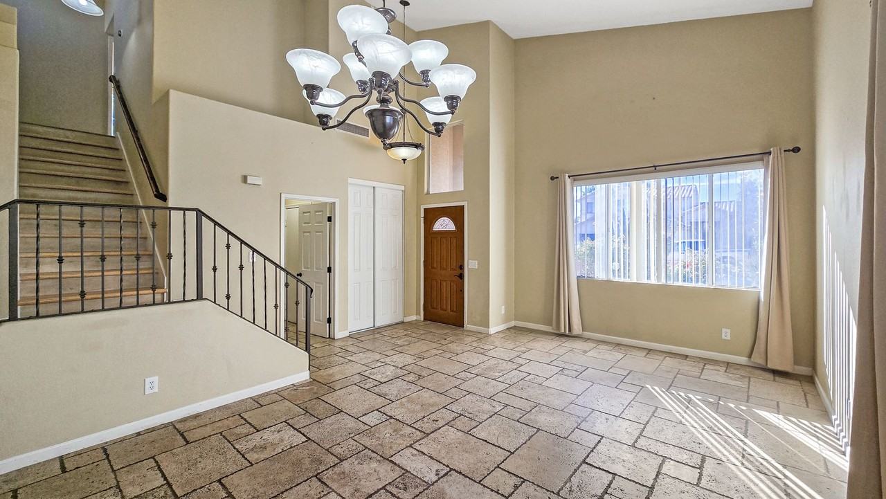 16252 W Madison St - Photo 5 of 40