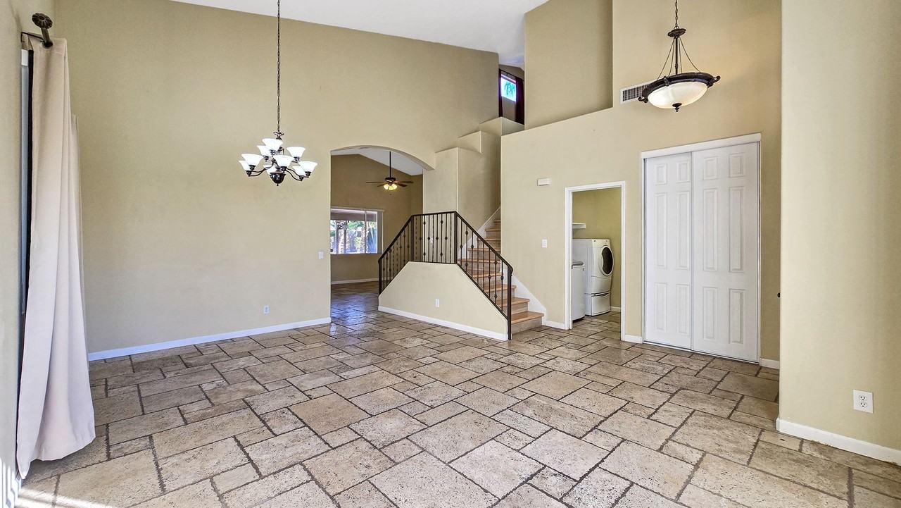 16252 W Madison St - Photo 6 of 40