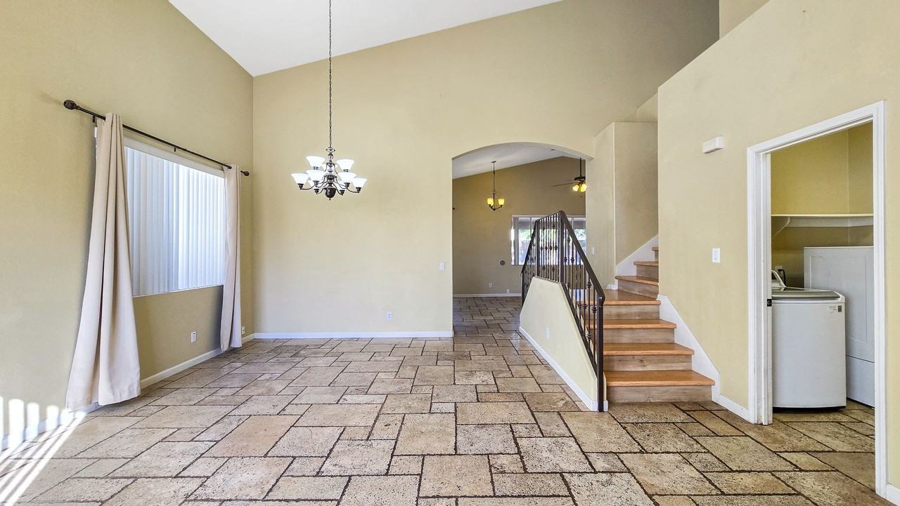 16252 W Madison St - Photo 7 of 40