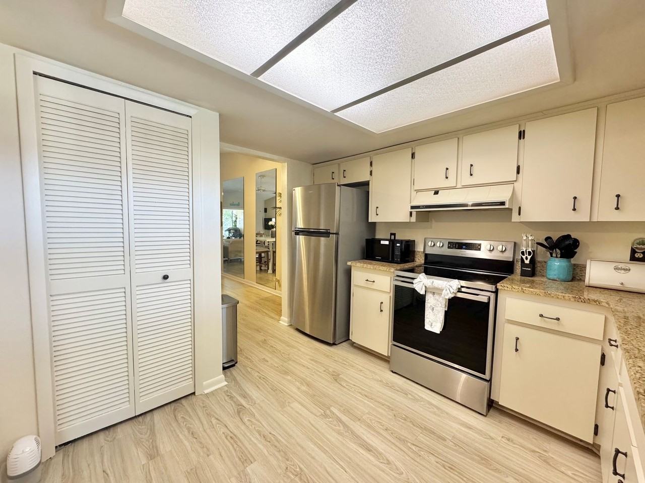 2246 Firestone Pl - Photo 7 of 34