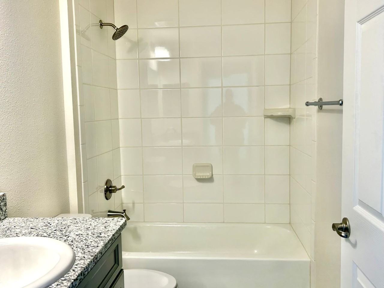 678 W Walkertown Dr - Photo 6 of 7