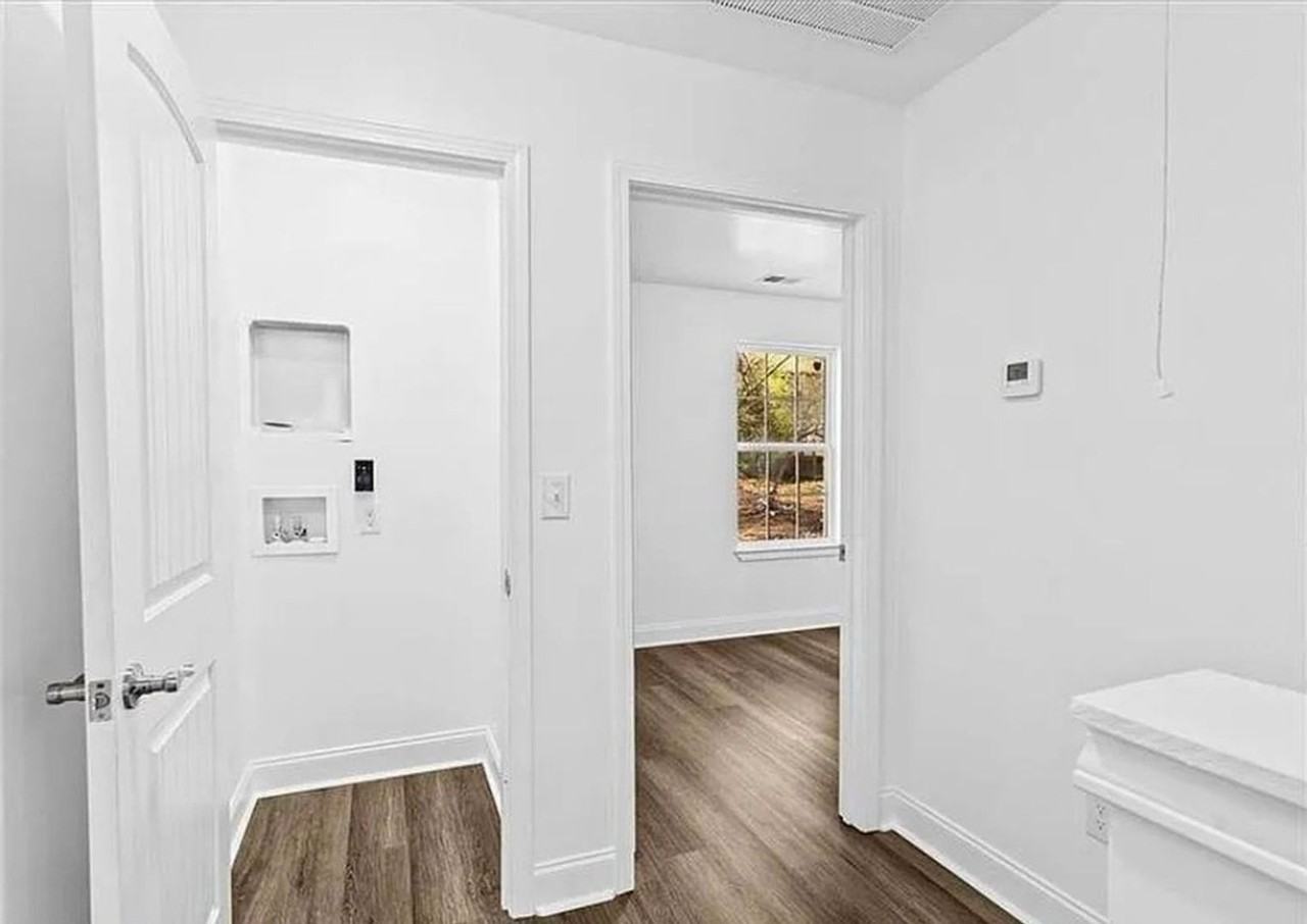 1410 Cleo Way #B - Photo 3 of 11