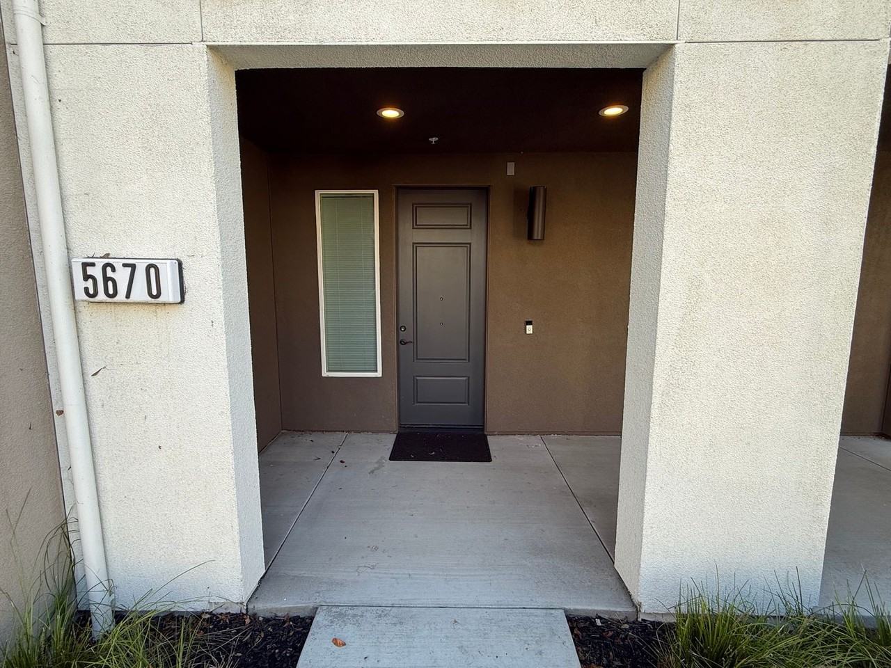 5670 El Dorado Ln - Photo 2 of 30