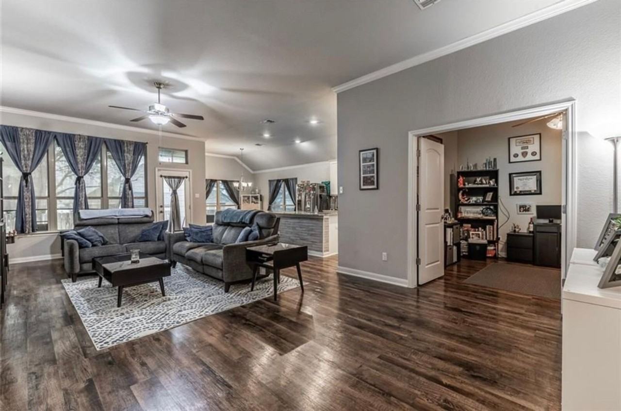 8219 Quiet Hollow Dr - Photo 6 of 43