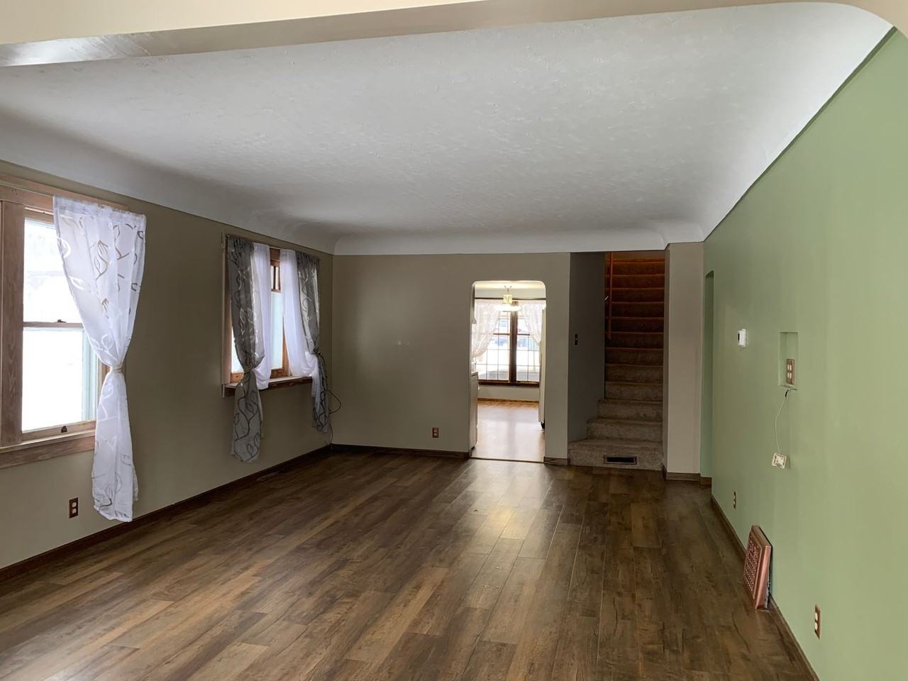 560 Hassan St Se - Photo 7 of 50