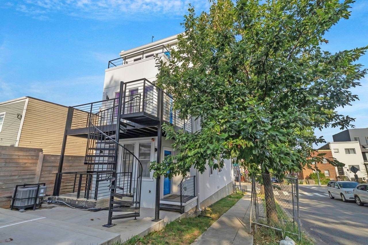 1417 Montello Ave Ne - Photo 4 of 43