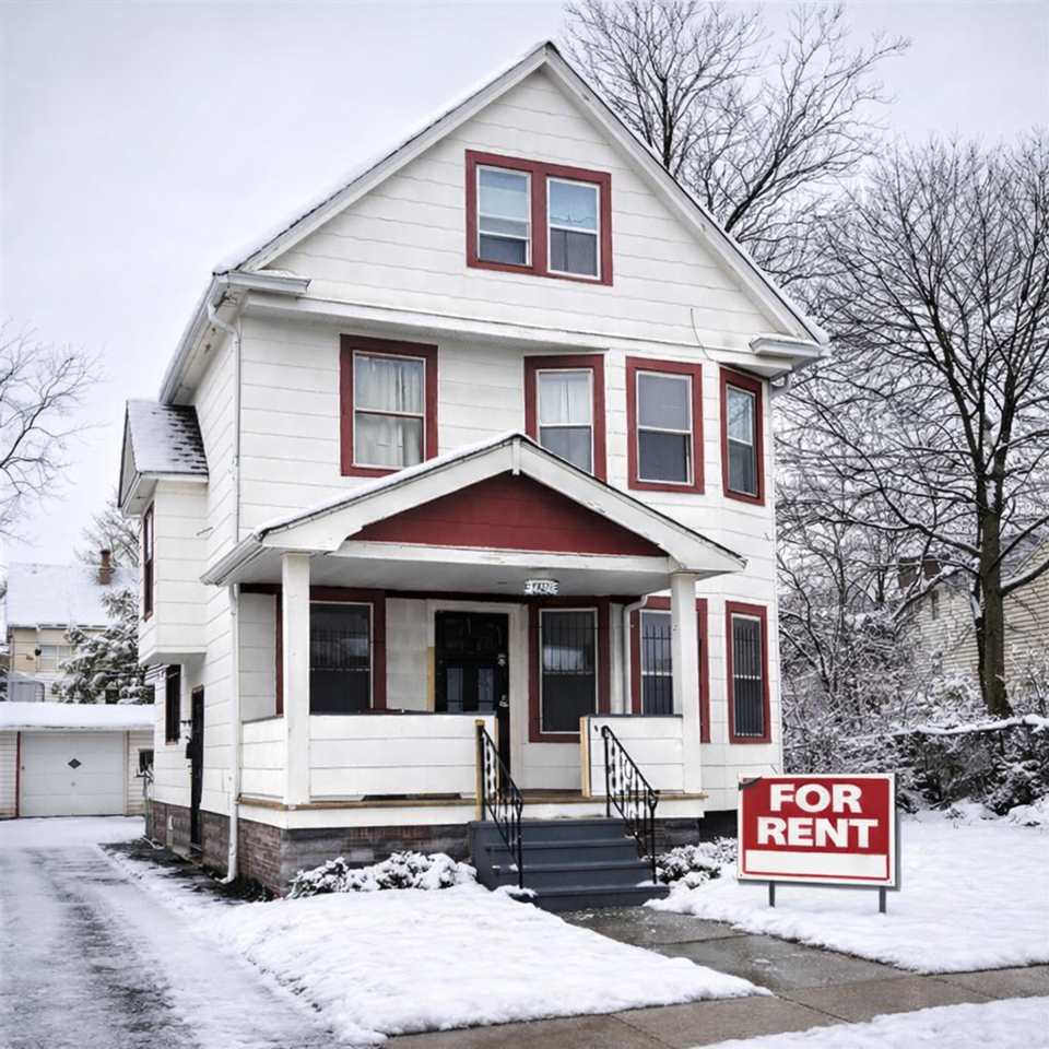 4286 E 139th St - Photo 3 of 9