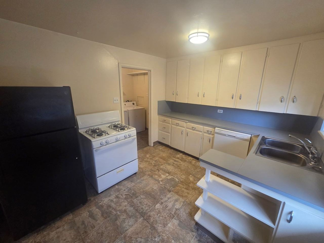 805 Monroe St - Photo 4 of 12