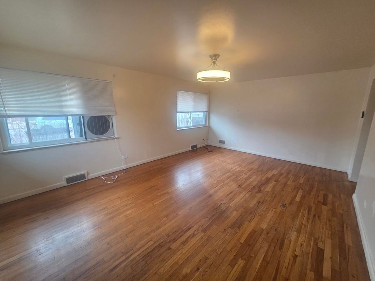 805 Monroe St - Photo 5 of 12