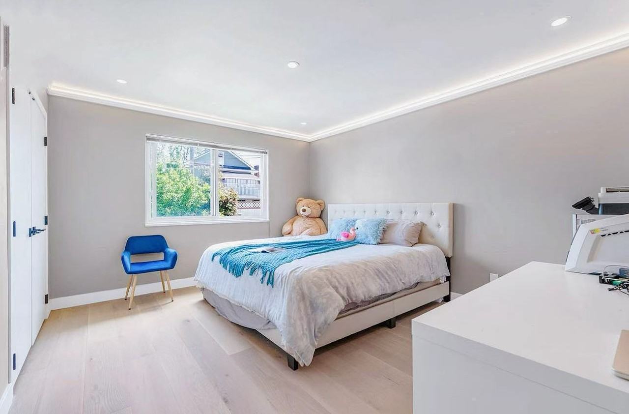 8940 Monroe Avenue - Photo 2 of 7