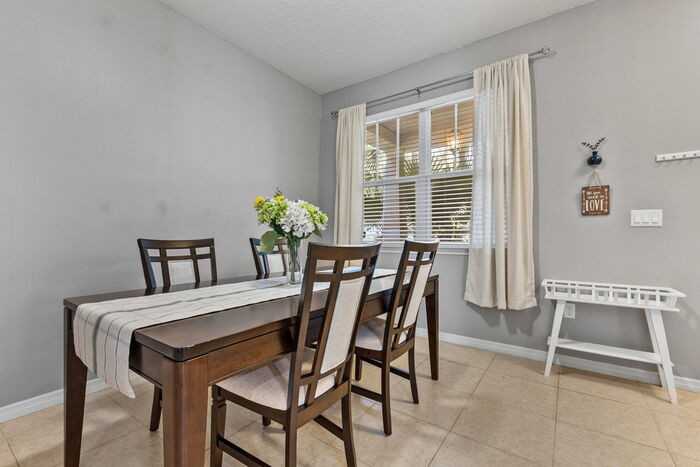 8110 Tropical Kingbird St - Photo 4 of 44