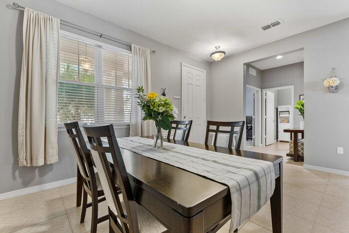 8110 Tropical Kingbird St - Photo 5 of 44