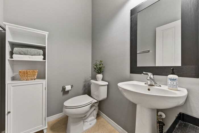 8110 Tropical Kingbird St - Photo 6 of 44