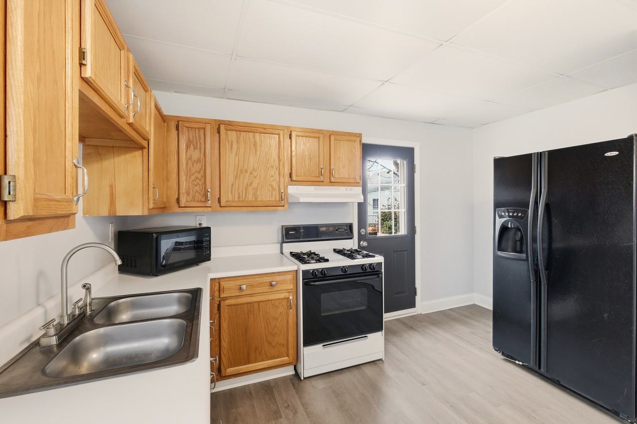 339 Jay St #NA - Photo 6 of 23