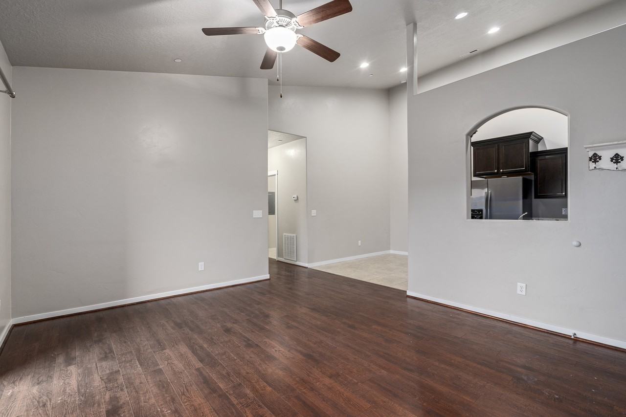 127 E Jordan Ridge Blvd #411 - Photo 4 of 21