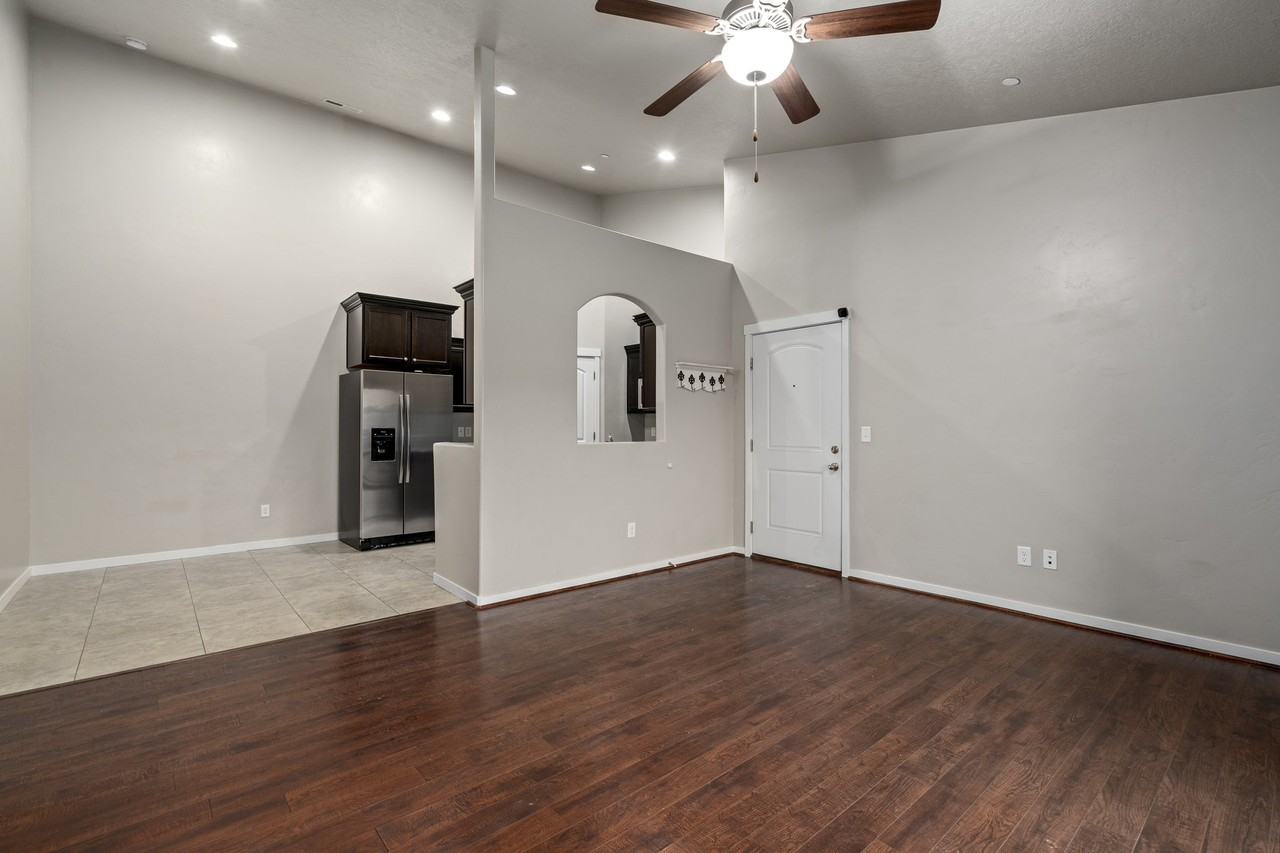 127 E Jordan Ridge Blvd #411 - Photo 5 of 21