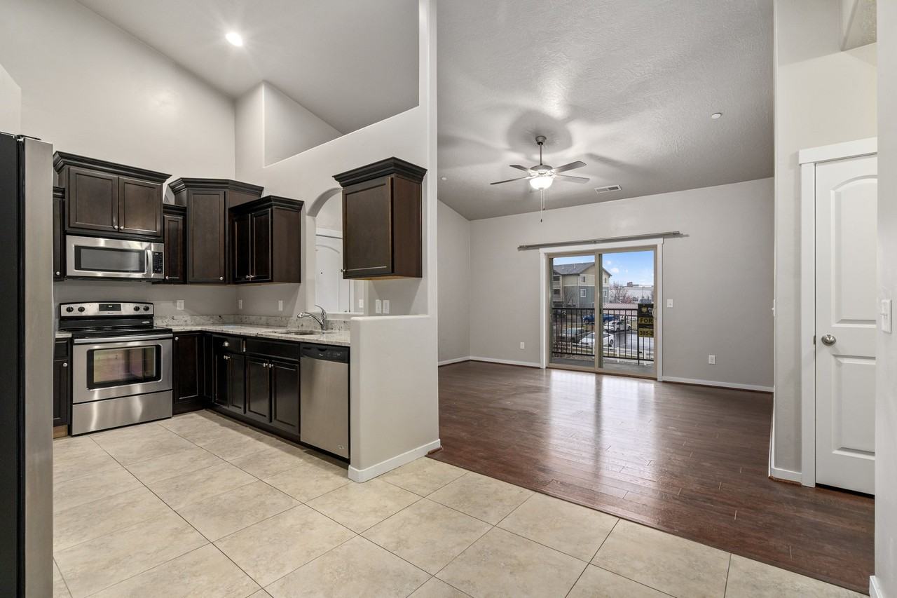 127 E Jordan Ridge Blvd #411 - Photo 6 of 21