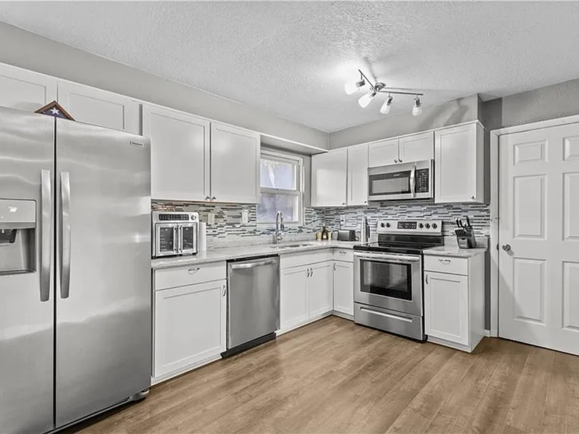 314 Rogers Ave #NA - Photo 4 of 12