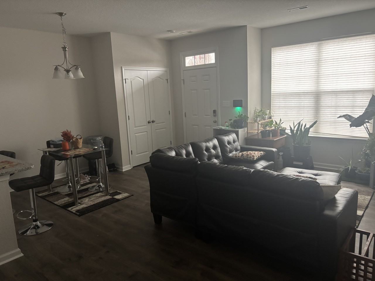 3113 Burlington St - Photo 6 of 12